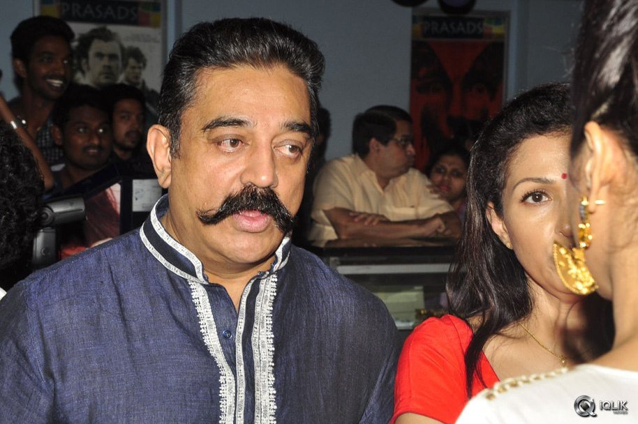 Celebs-at-Cheekati-Raajyam-Movie-Premier-Show